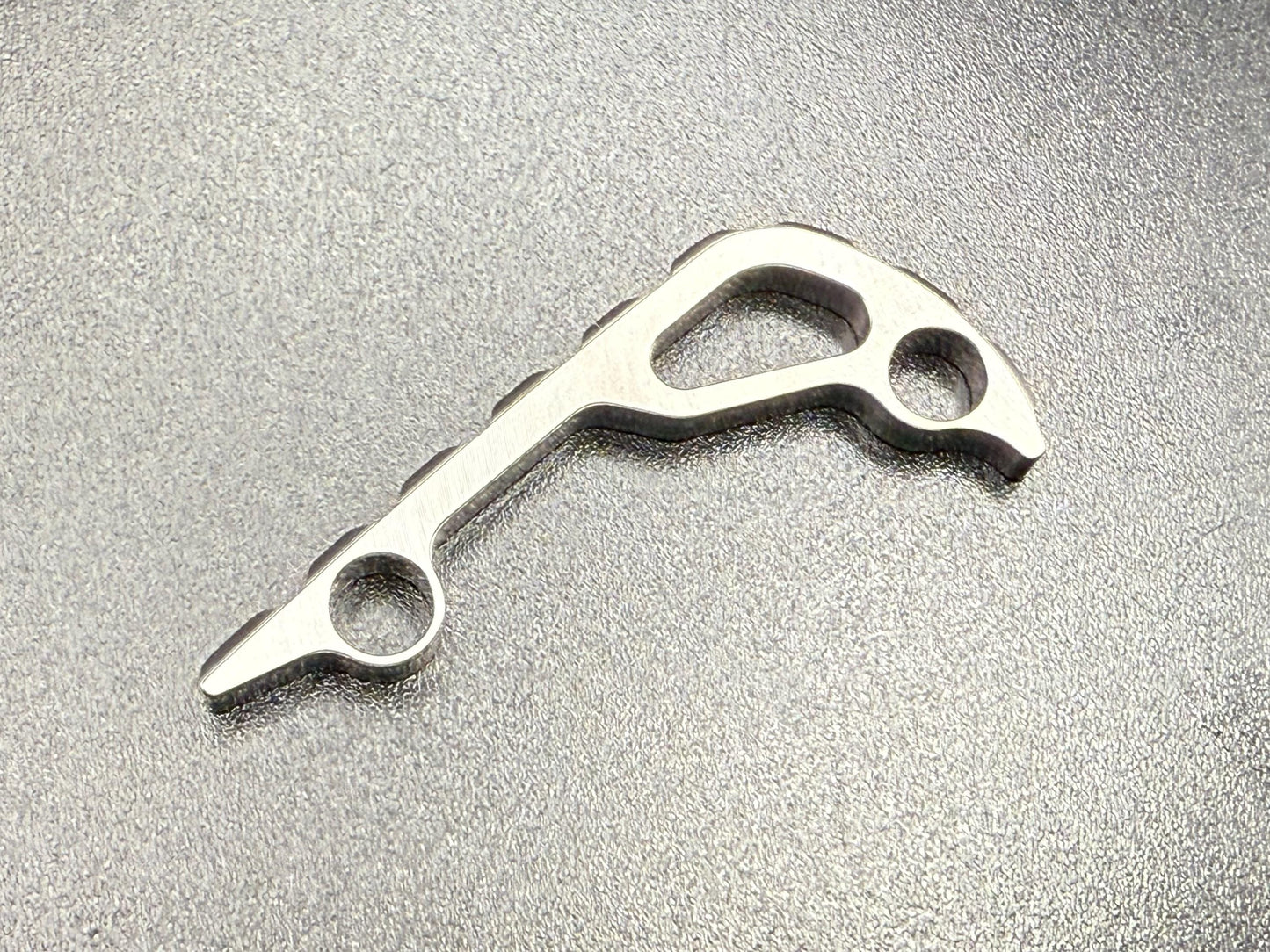 TITANIUM Back Spacer for Benchmade Bugout 535