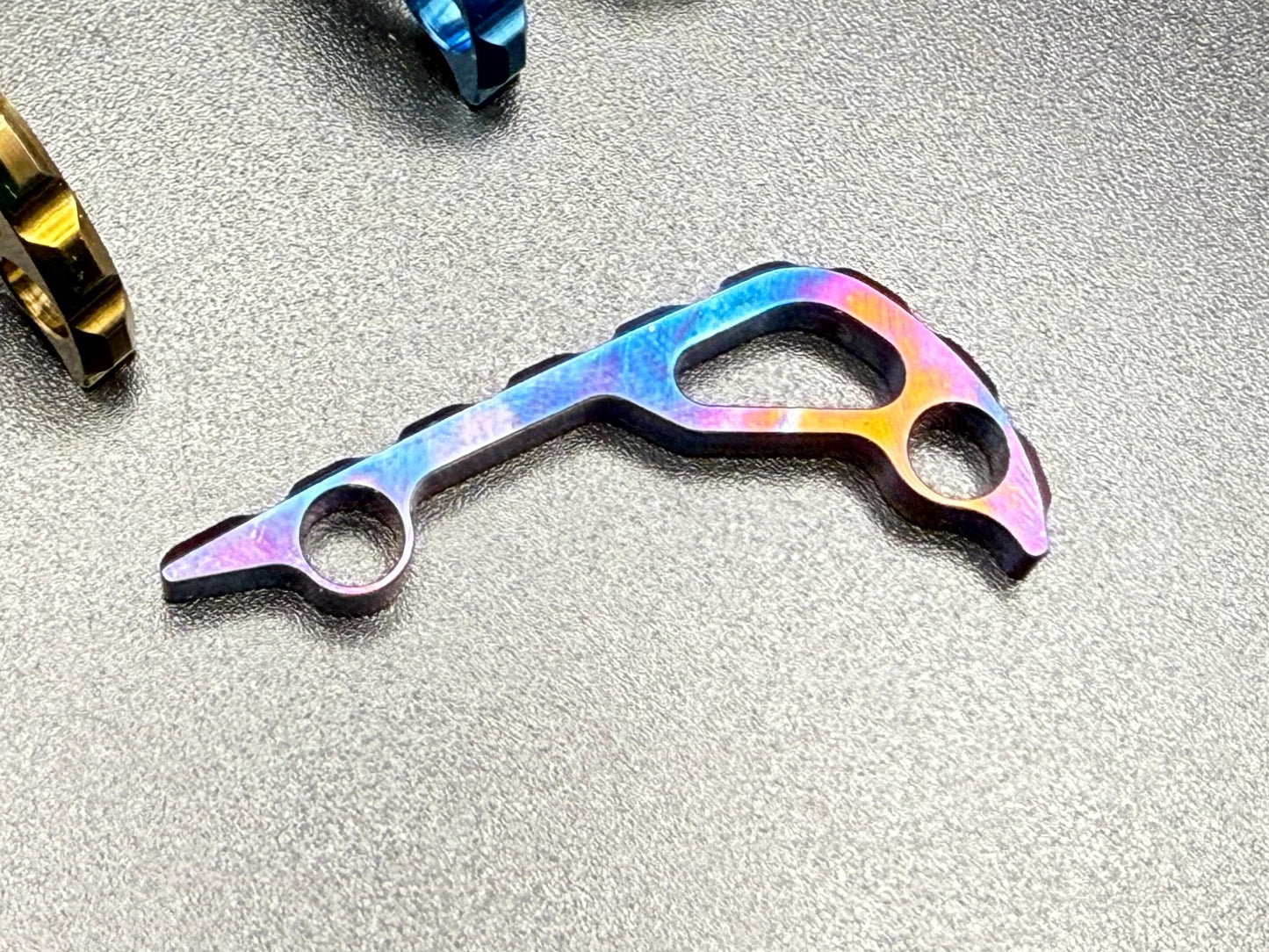 TITANIUM Back Spacer for Benchmade Bugout 535